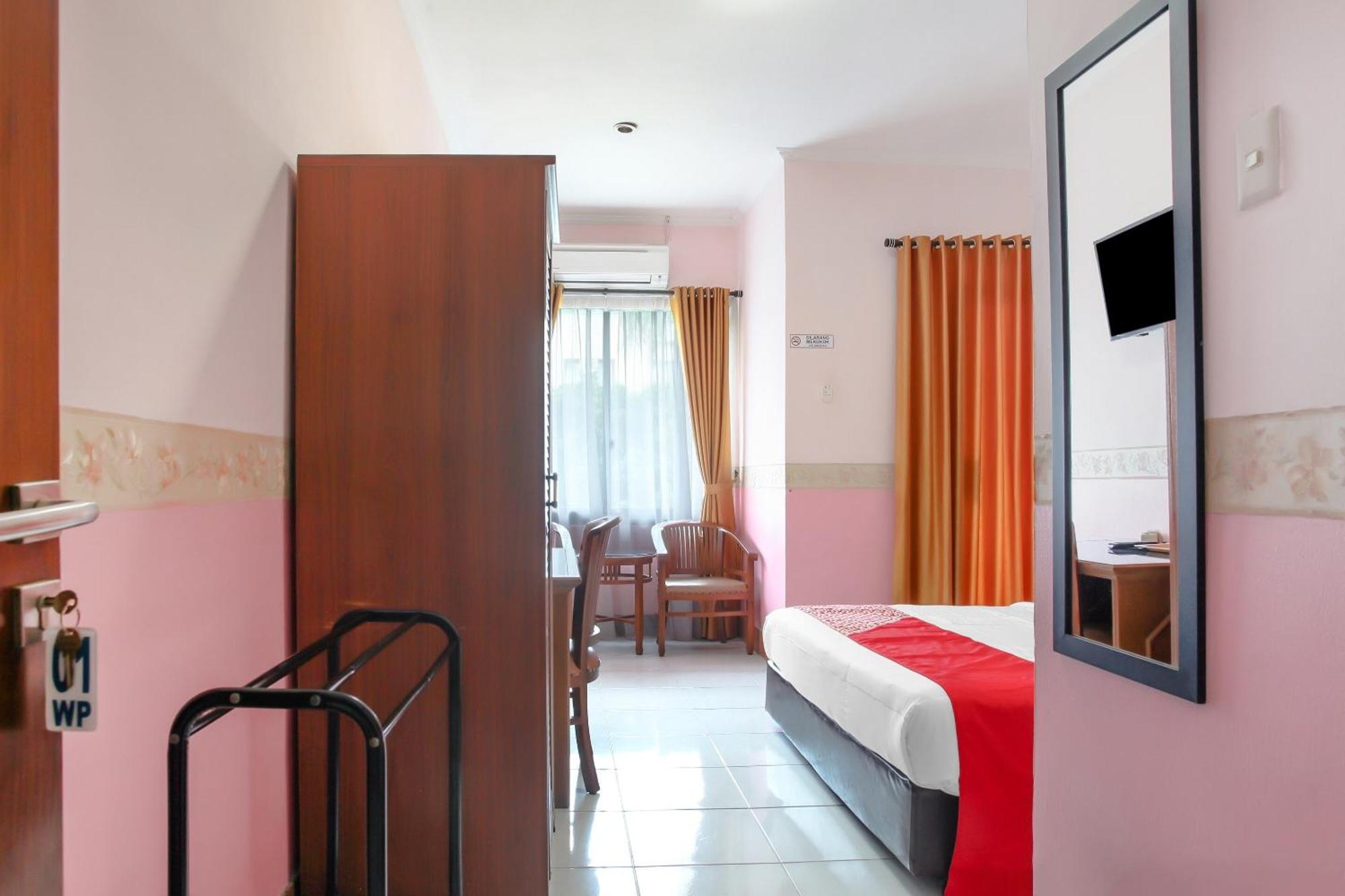 Oyo Life 90091 Wisma Pakuan Syariah Bogor Dış mekan fotoğraf